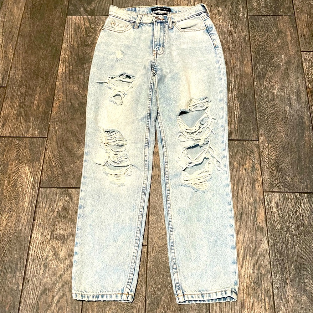 Aeropostale ripped style mom jeans